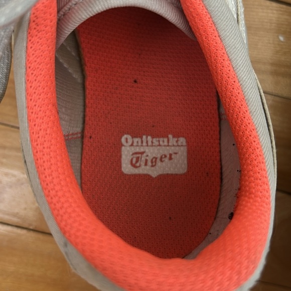 Asics Onitsuka Tiger Ultimate 81 Gray Shoe Sneaker Low Top HN567 Womens 8.5 - Picture 5 of 11